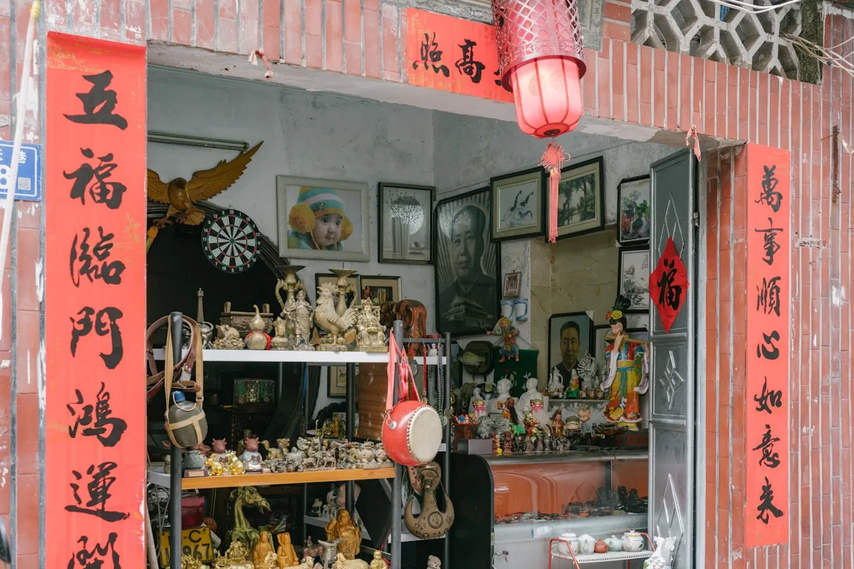 A storefront filled with handicrafts, bags, and accessories on display
