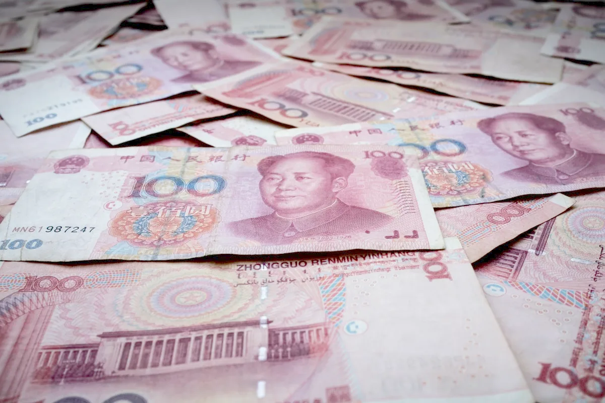 Billetes de 100 yuanes chinos