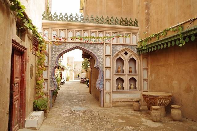 kashgar old city alley